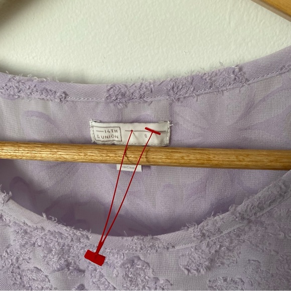 14th & Union Lavender Purple textured Floral Sheer Blouse Women’s Small - Picture 3 of 3